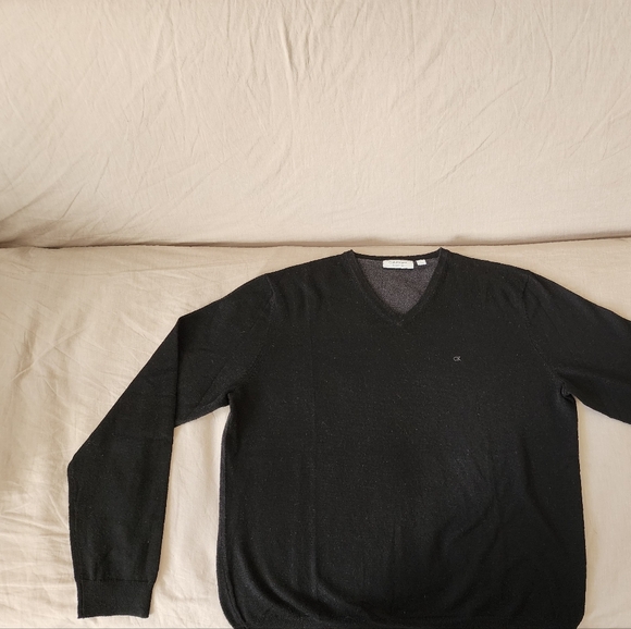 Sweater - Picture 2 of 2